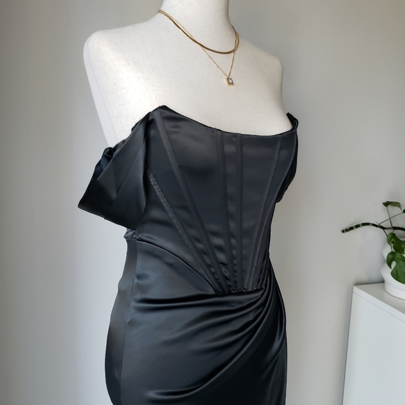 Glossy Satin Draped Sleeve Off The Shoulder Balconette Corset Dress - Picture 9 of 11